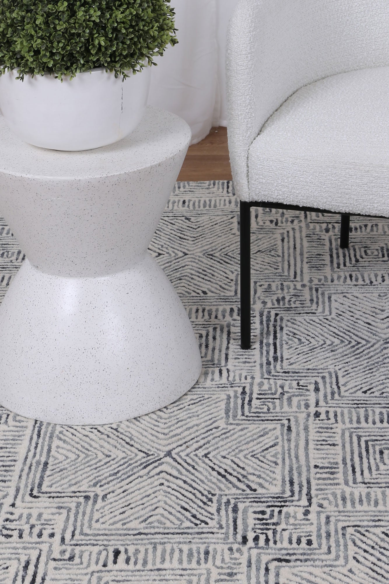 Posy Labyrinth 09A Charcoal Wool Rug