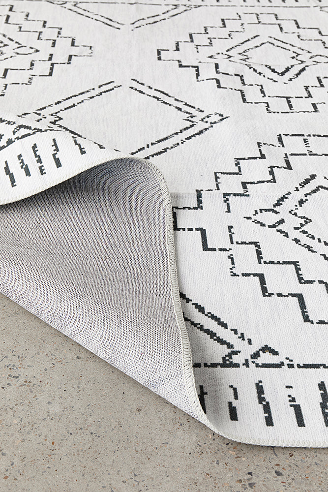 Kindred Leeroy White Washable Rug