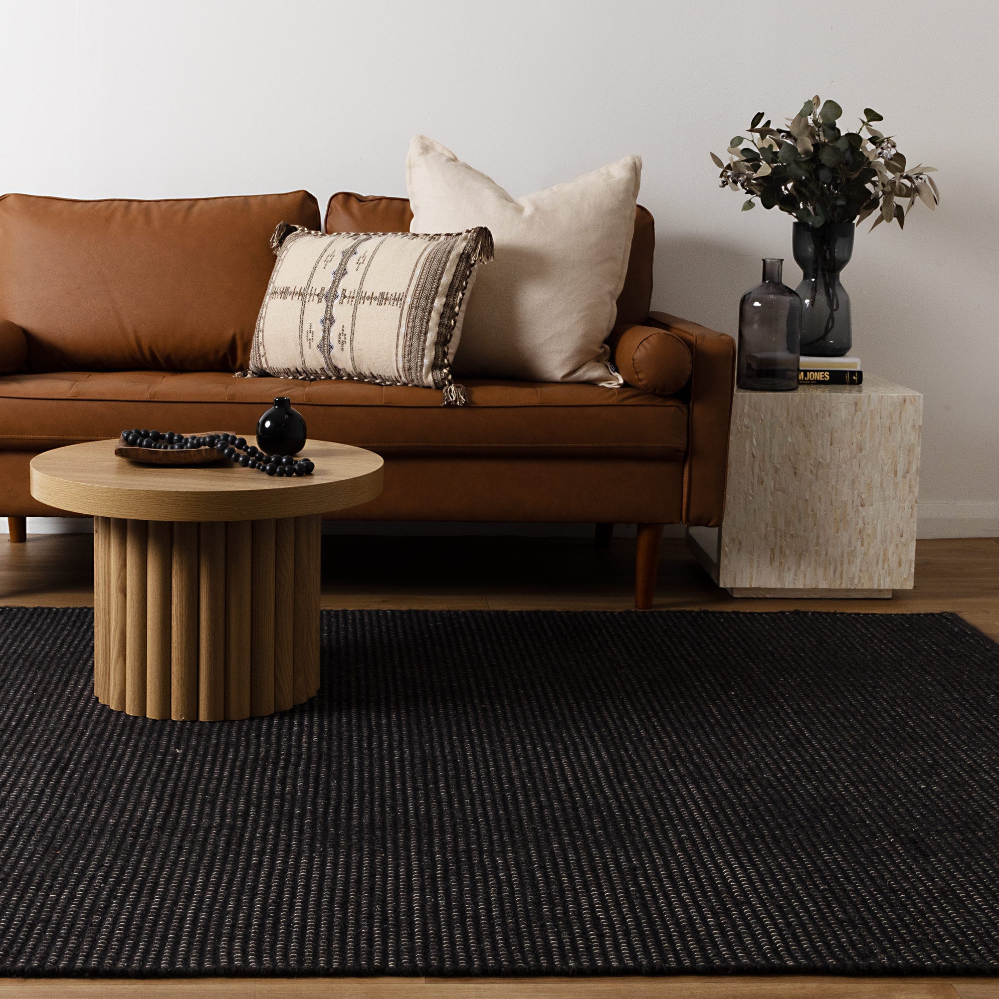 Natura Black Wool Rug