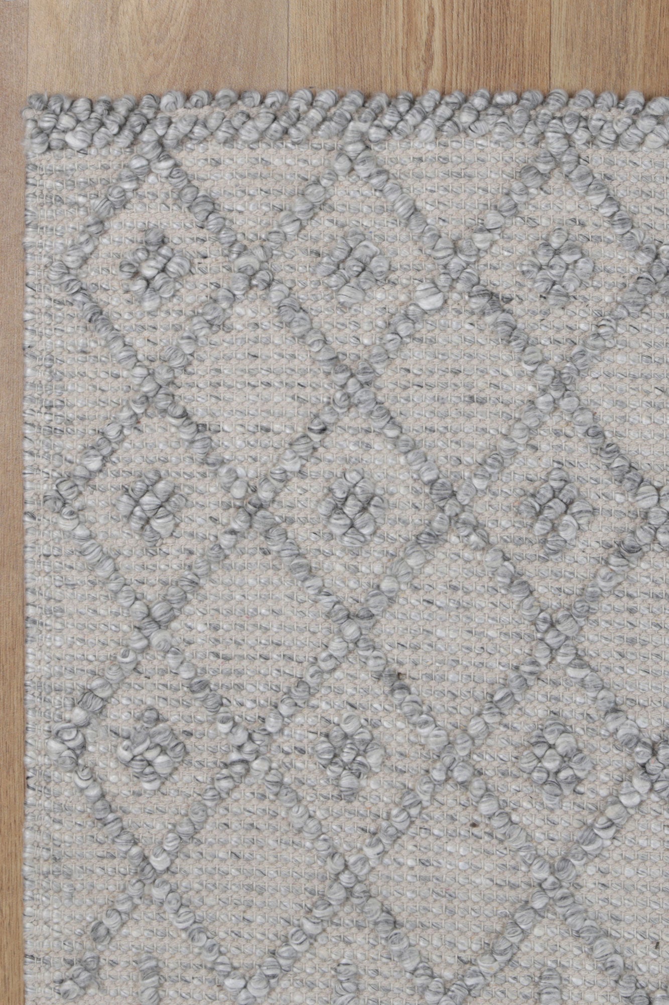 Dream 02 Makay Steel Rug