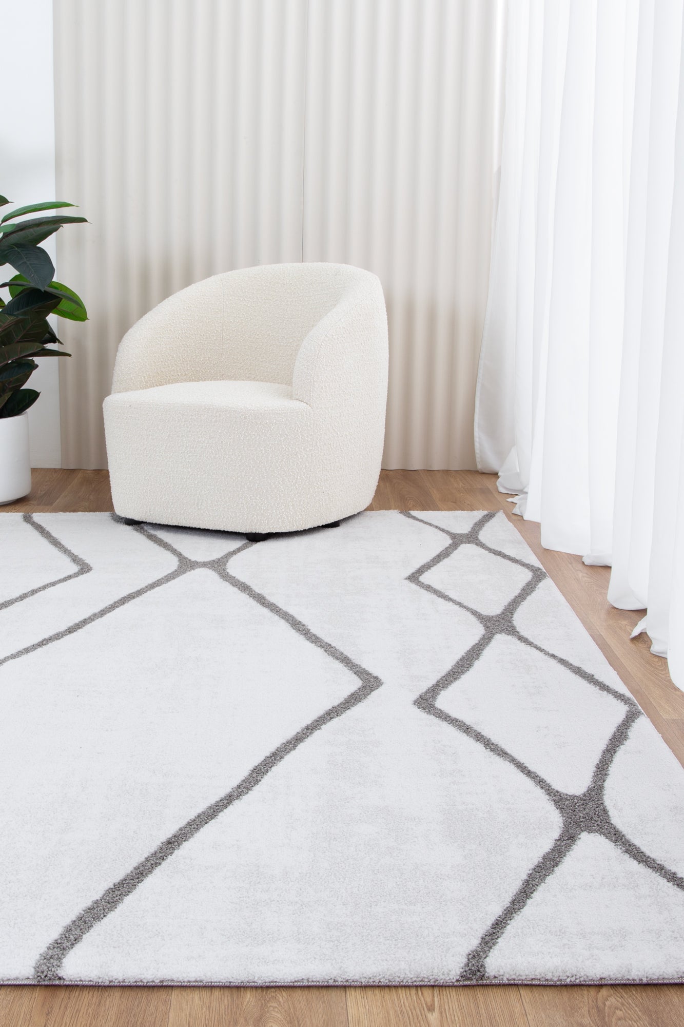 Grace Diamond Polyester Rug