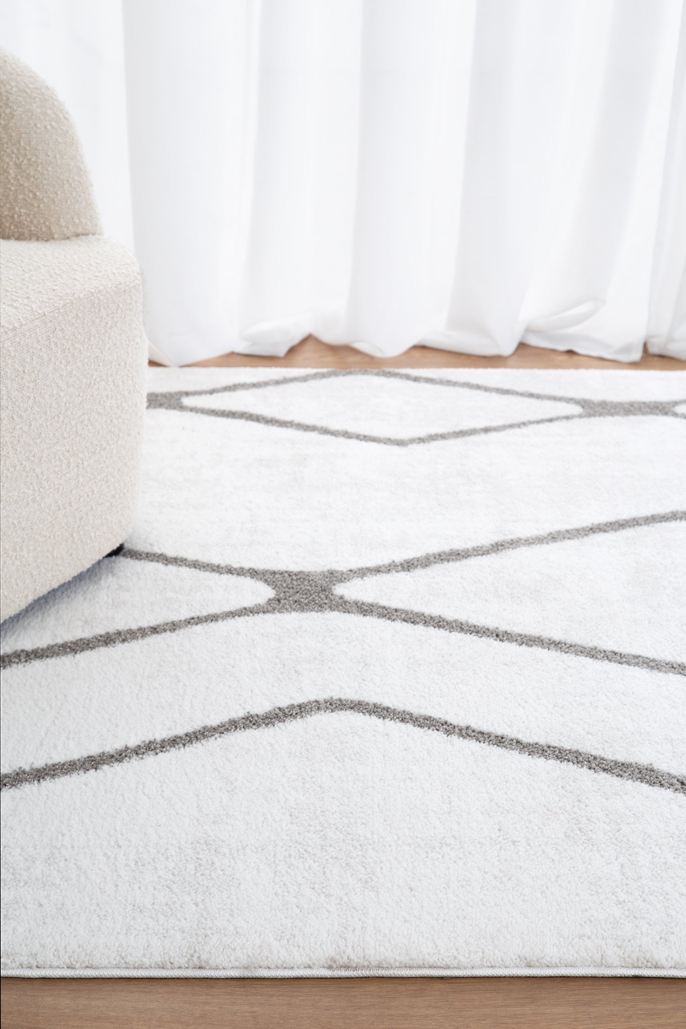 Grace Diamond Polyester Rug